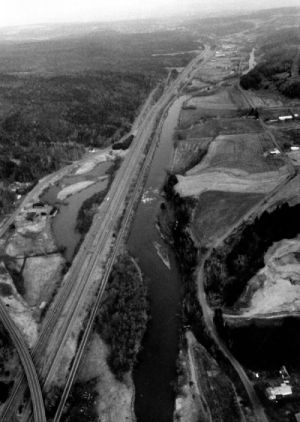 I-89 highway straightens river channel
